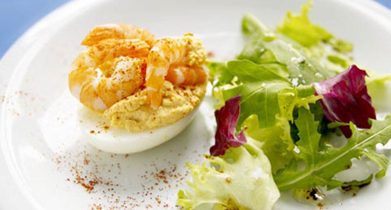 recipe image Ovos recheados com maionese e camarões