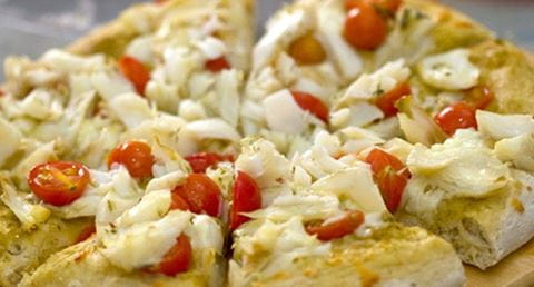recipe image Pizza de bacalhau com tomatinho cereja