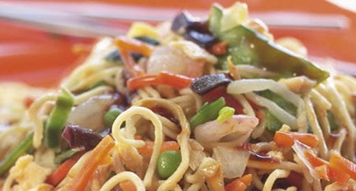 recipe image Camarões com Noodles e Vegetais