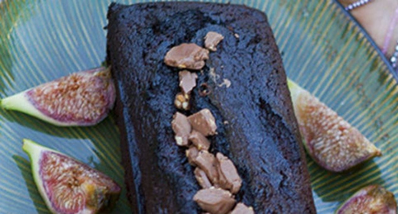 recipe image Bolo de chocolate com coco e banana