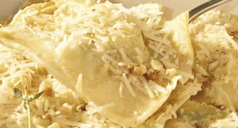 recipe image Raviolli de frango e ricotta com pesto