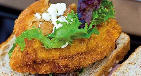 recipe image Panados de porco recheados com ameixa preta e azeitonas