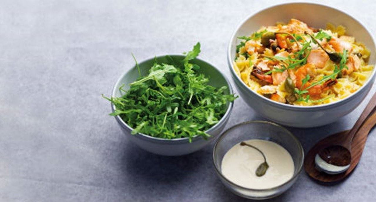 recipe image Salada de laços com salmão