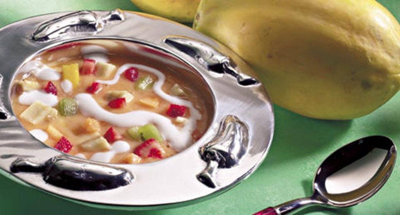 recipe image Sopa de Papaia e Iogurte com Macedónia de Frutas