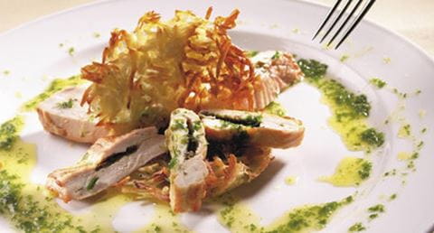 recipe image Peito de Frango Recheado com Pasta de Salsa e Fettucine de Cogumelos