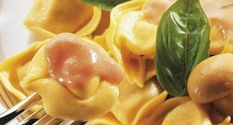recipe image Tortellini com Tomate e Cogumelos