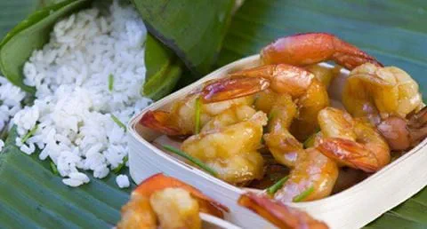 recipe image Camarões com molho de caramelo (Tom Kho)