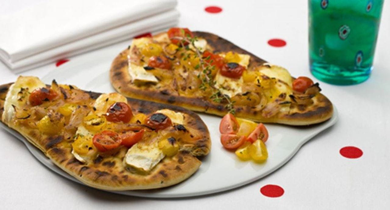 recipe image Brie gratinado com tomate cereja caramelizado