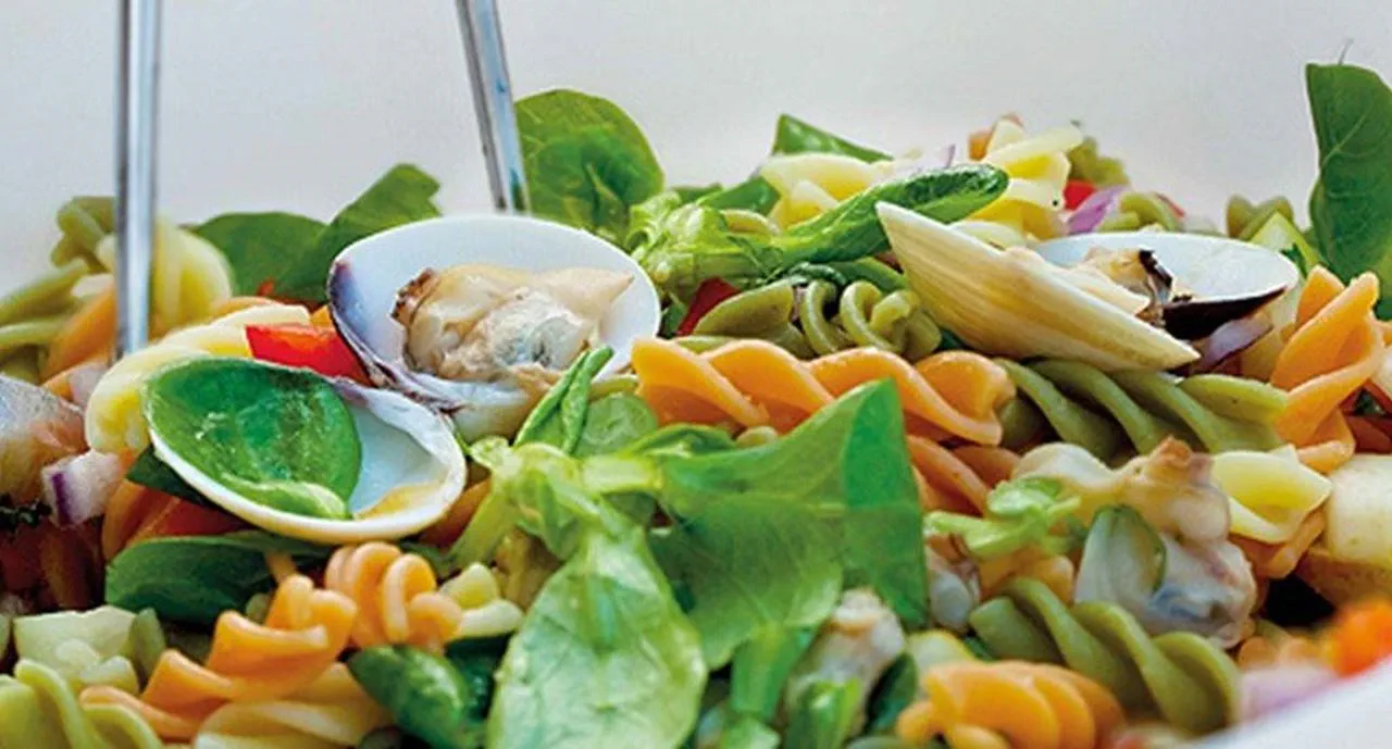 recipe image Salada de massa com amêijoa vietnamita