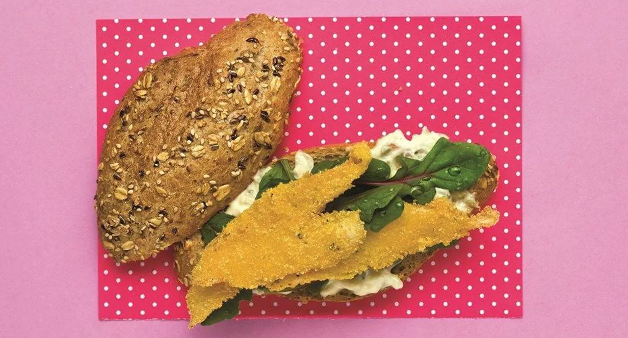 recipe image Filetes crocantes de solha em baguete tostada de pão de cereais