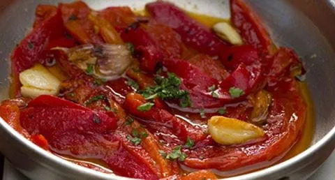 recipe image Salada de pimentos vermelhos