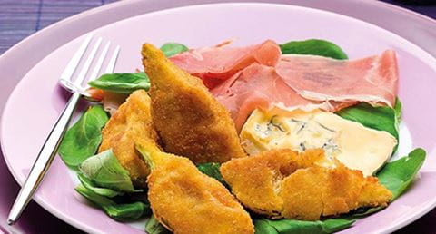 recipe image Salada de figos panados com presunto e queijo azul