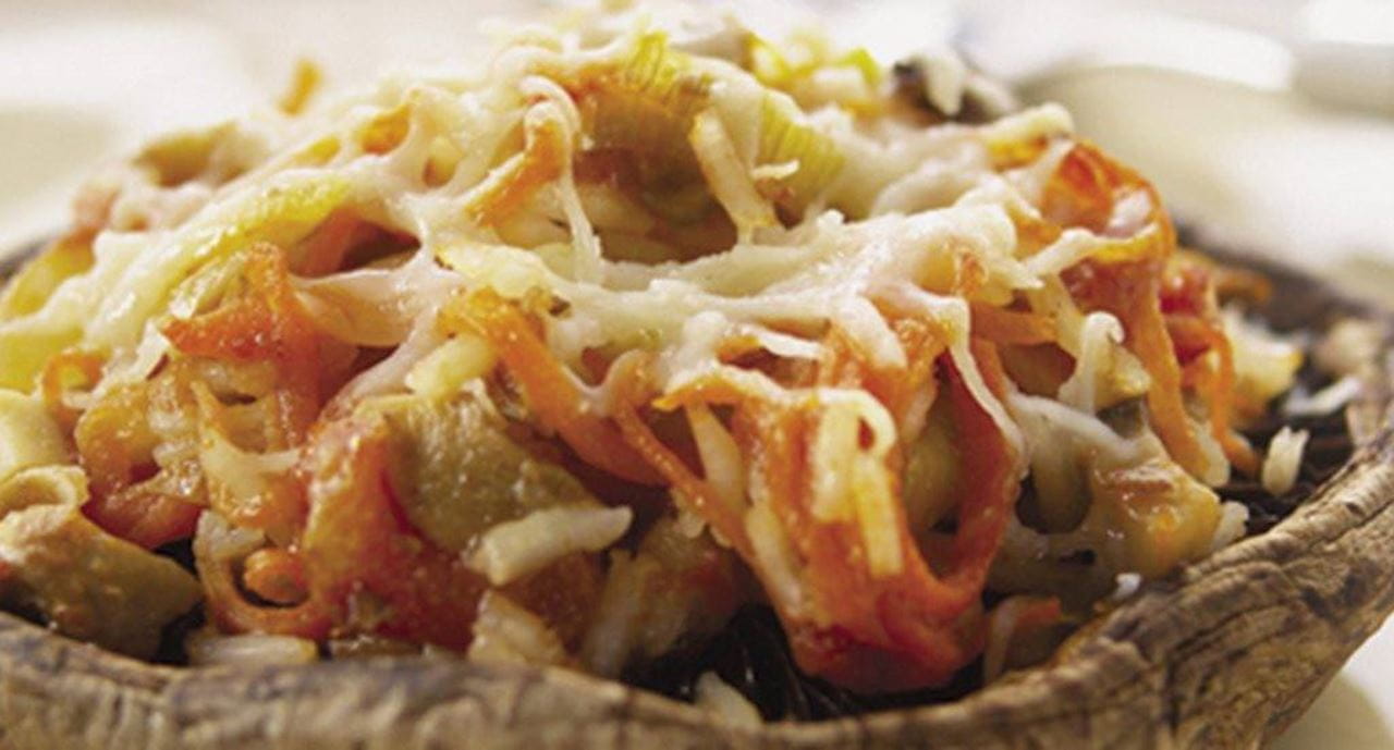 recipe image Cogumelos recheados com legumes da estação