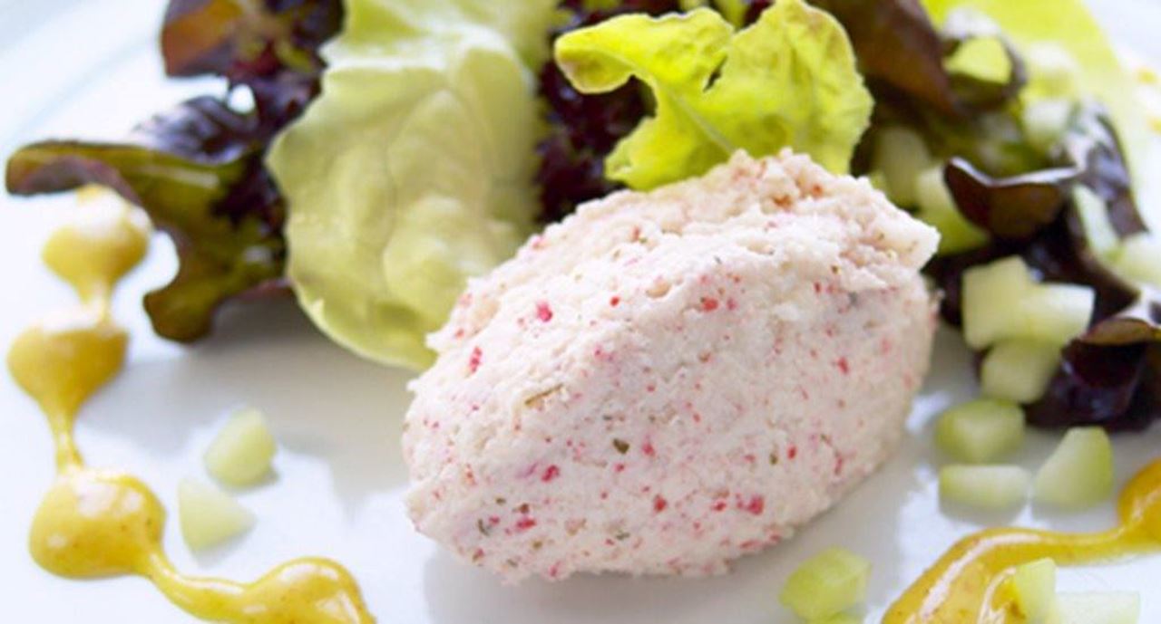 recipe image Salada de queijo e delícias do mar com vinagrete de manga