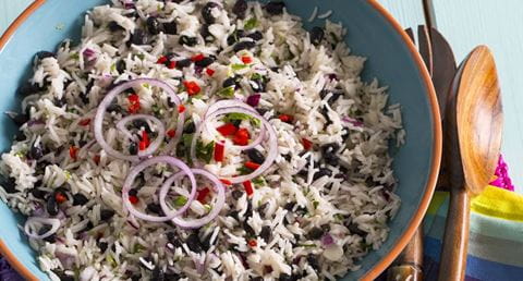 recipe image Arroz solto com feijão preto e coentros