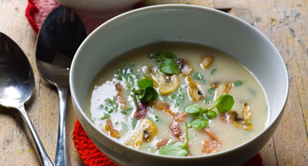 recipe image Sopa de feijão branco com agrião e cogumelos