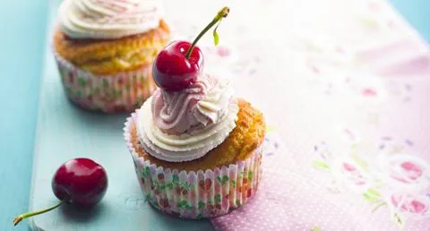 recipe image Cupcakes com doce de cereja