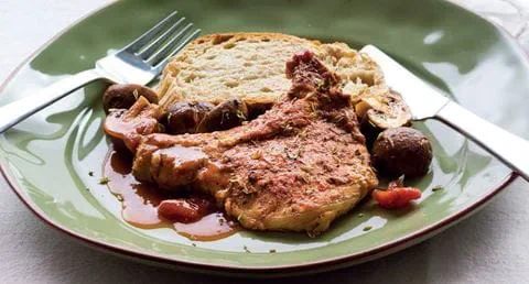 recipe image Costeletas com tomate e cogumelos