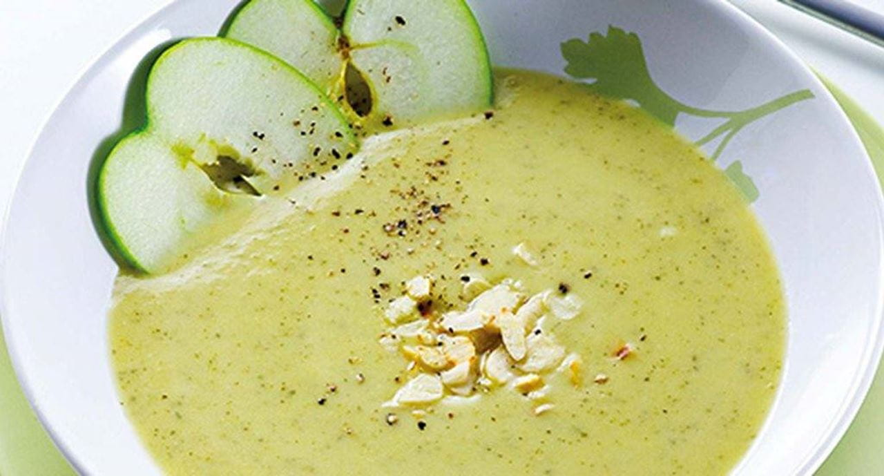 recipe image Creme frio de maçã e courgette com amêndoa