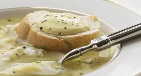 recipe image Sopa de Peixe com Molho de Iogurte e Caril