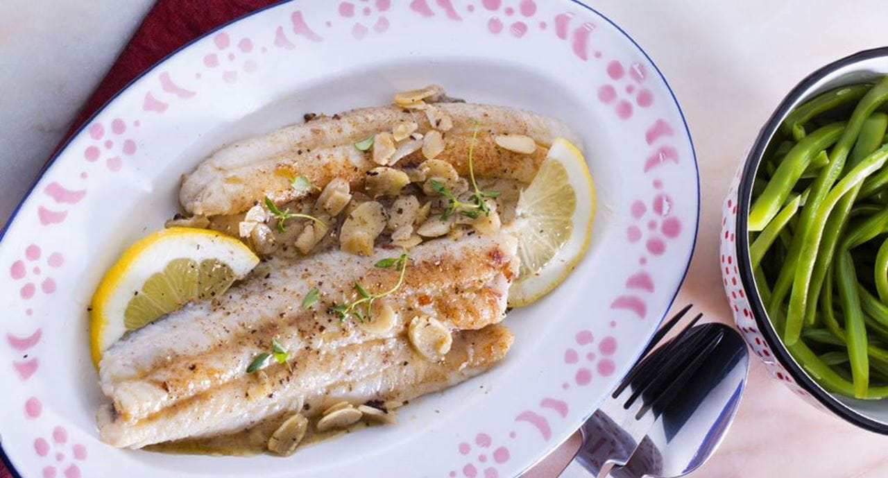 recipe image Filetes de peixe-espada com amêndoa dourada