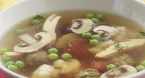 recipe image Caldo de Carne com Vegetais e Bolinhas