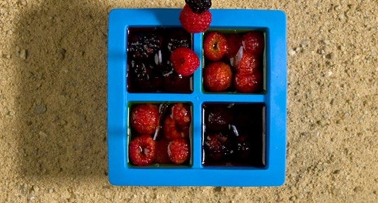 recipe image Gelatinas coloridas com fruta fresca