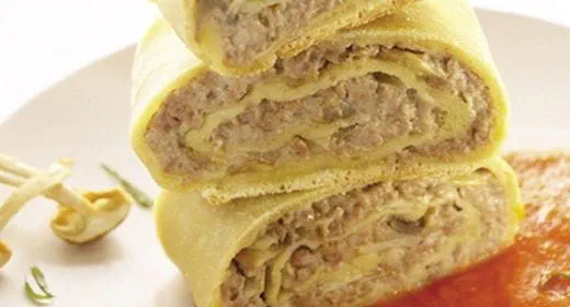 recipe image Rotolo de carne com cogumelos e molho de tomate com manjericão