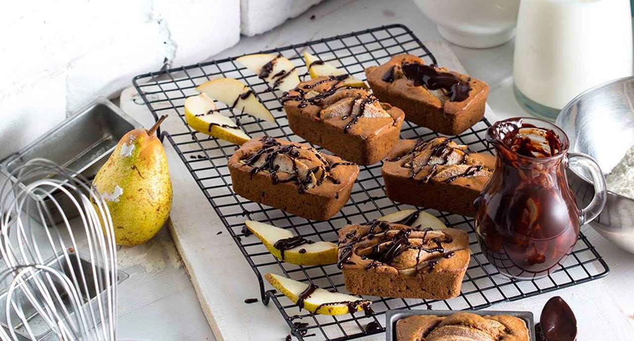 recipe image Bolos de cenoura e chocolate com pêra