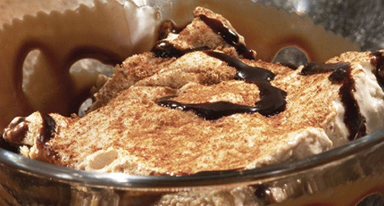 recipe image Doce de bolachas de canela com natas e chocolate