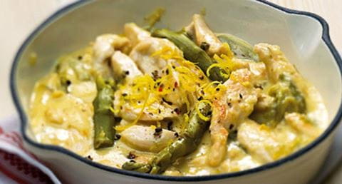 recipe image Frango com molho de côco e espargos verdes