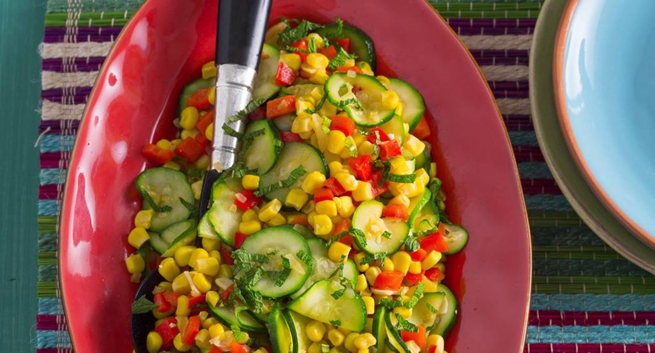 recipe image Salada de curgete milho e pimento vermelho