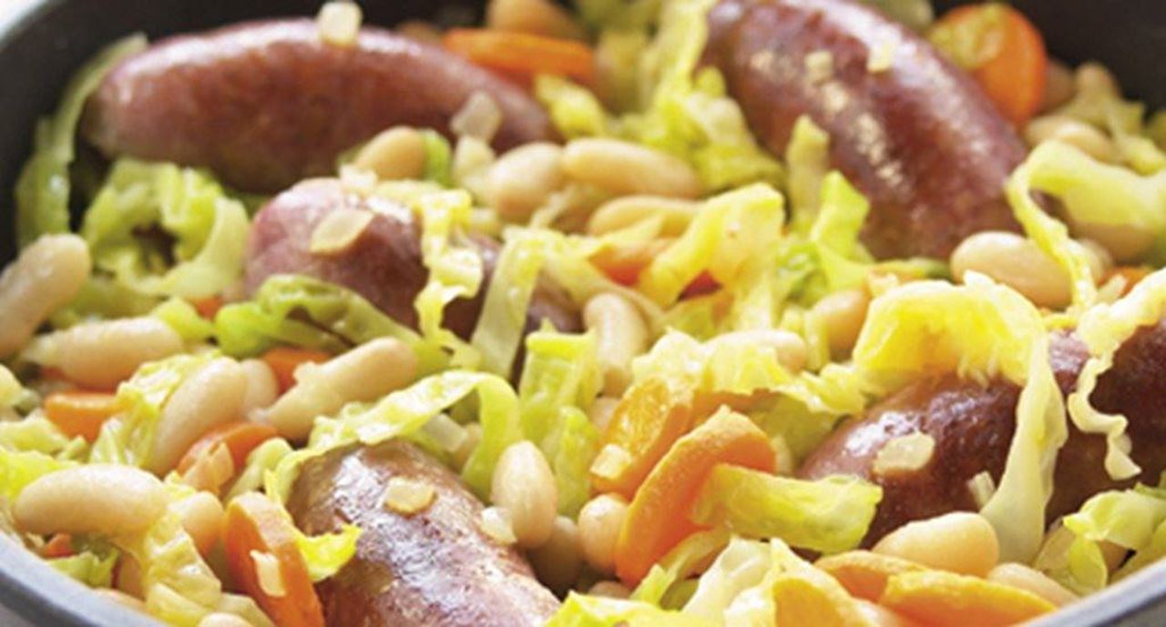 recipe image Feijão branco com salsichas brasileiras