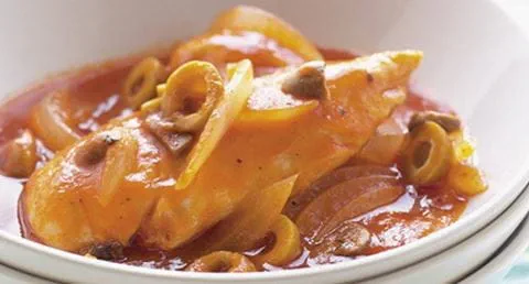 recipe image Frango com tomate e azeitonas verdes