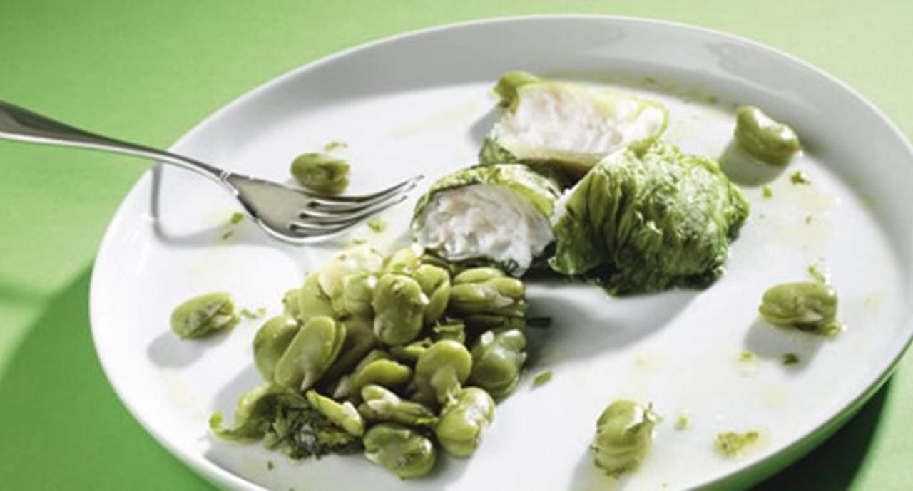 recipe image Embrulhos de Pescada com Salada de Favas