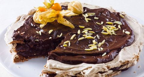 recipe image Bolo de merengue de cacau com creme pasteleiro de chocolate