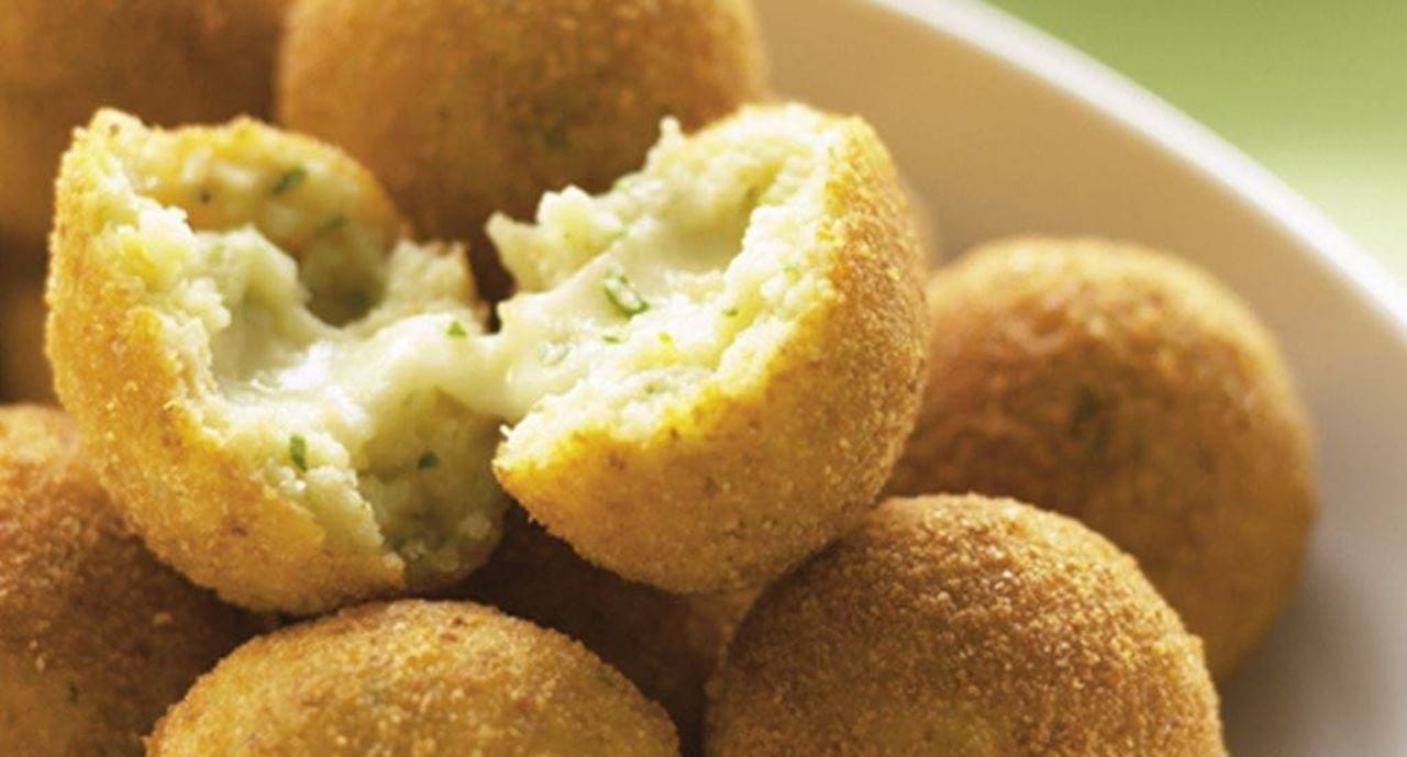 recipe image Almôndegas de peixe com coração de mozzarella