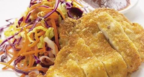 recipe image Costeletas com molho fresco e salada de Verão