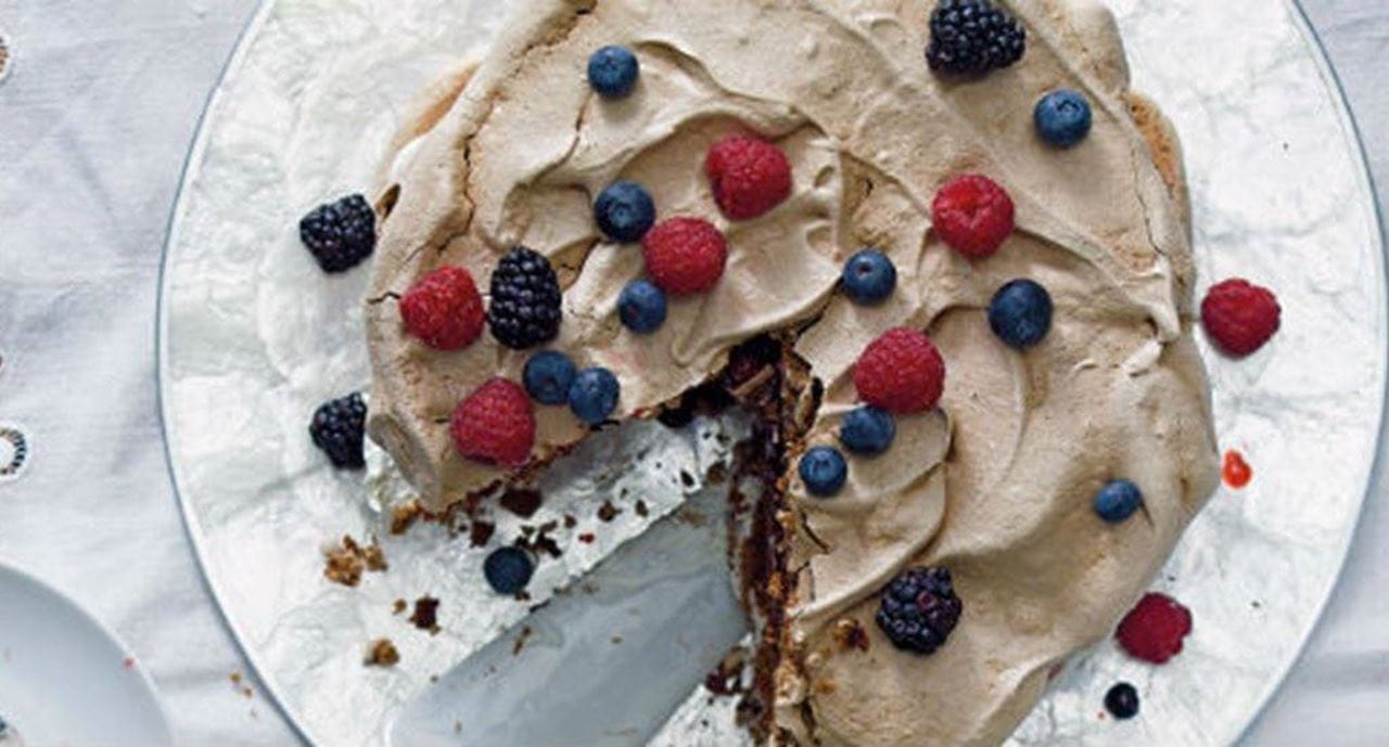 recipe image Bolo de chocolate com suspiro