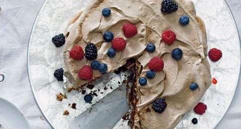 recipe image Bolo de chocolate com suspiro