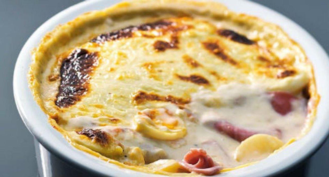 recipe image Empadão de batata e mortadela