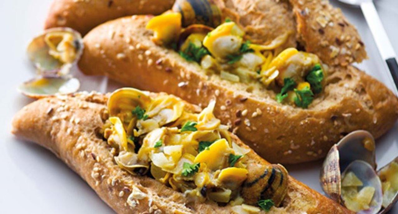 recipe image Sopa de amêijoas no pão