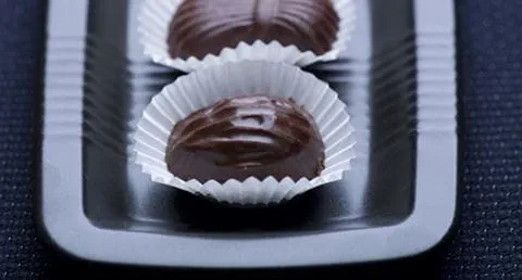 recipe image Bombons recheados com ganache de amêndoa