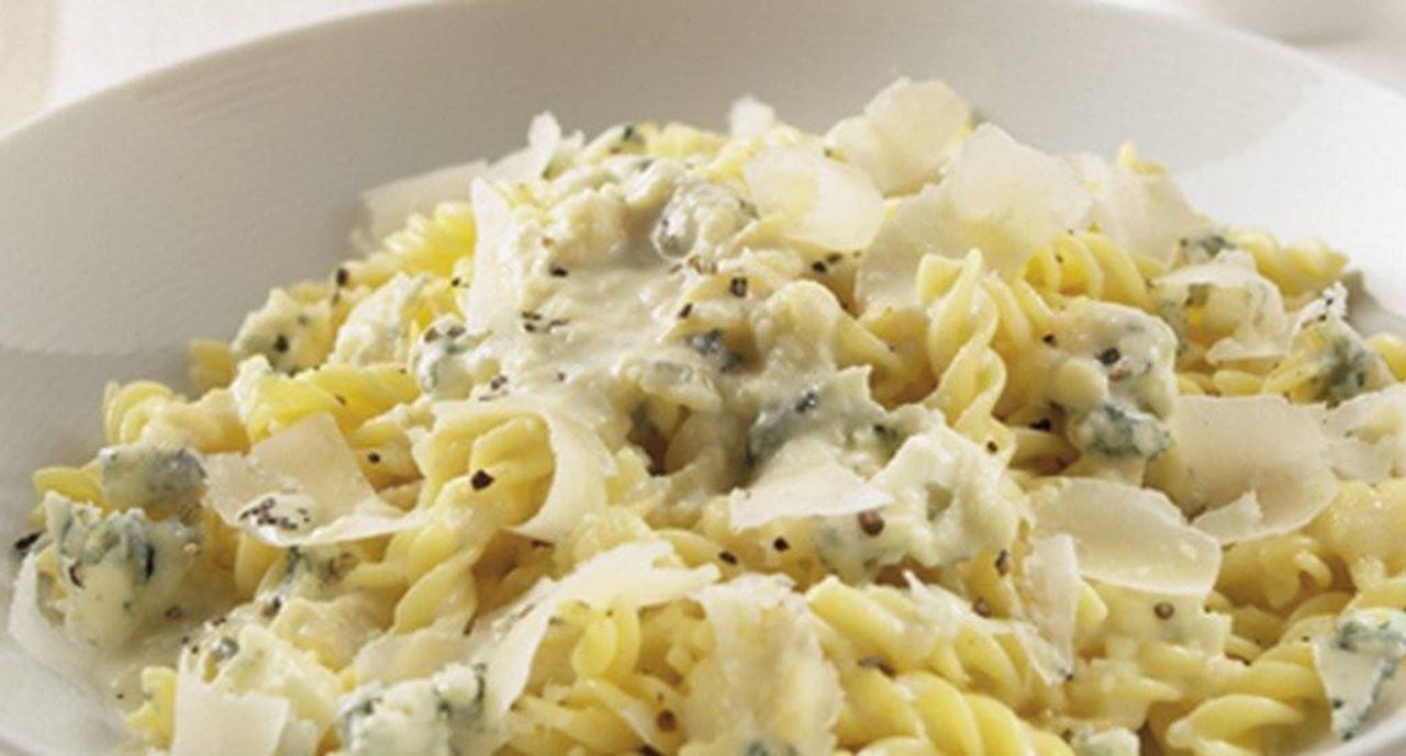 recipe image Fusili com molho de 4 queijos