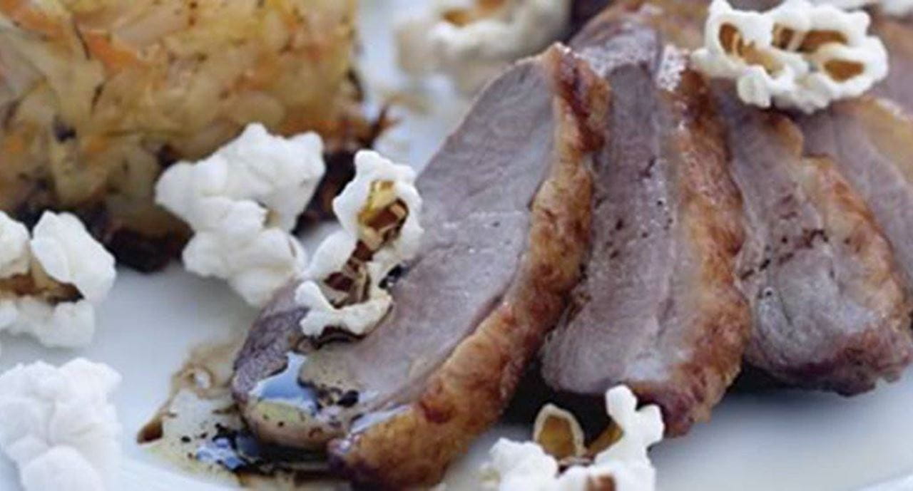 recipe image Magret de pato com lascas de batata e pipocas