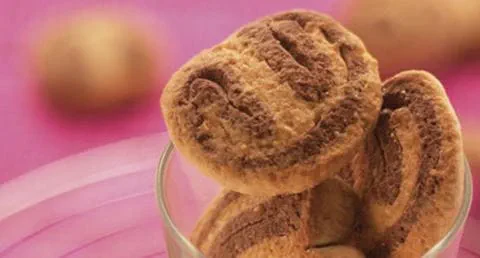 recipe image Bolachas Bicolores de Nata e Amêndoa