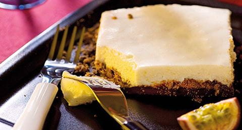 recipe image Quadrados de cheesecake de maracujá