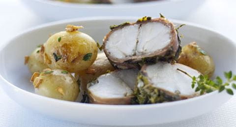 recipe image Lombos de tamboril sobre jardim de ervas aromáticas e citrinos