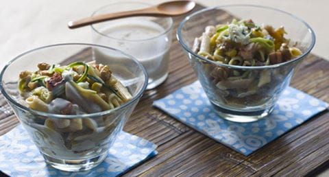 recipe image Salada fria de massa com nozes e queijo azul