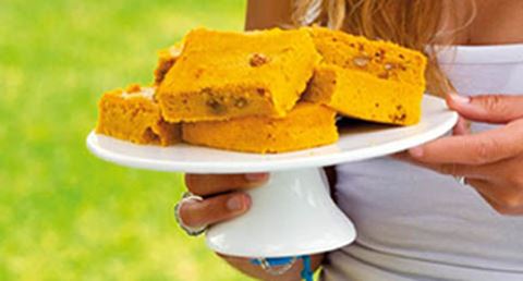 recipe image Quadrados de cenoura e laranja com nozes